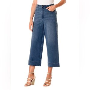 Chaps•Wide Leg Mid Rise Cropped Jeans